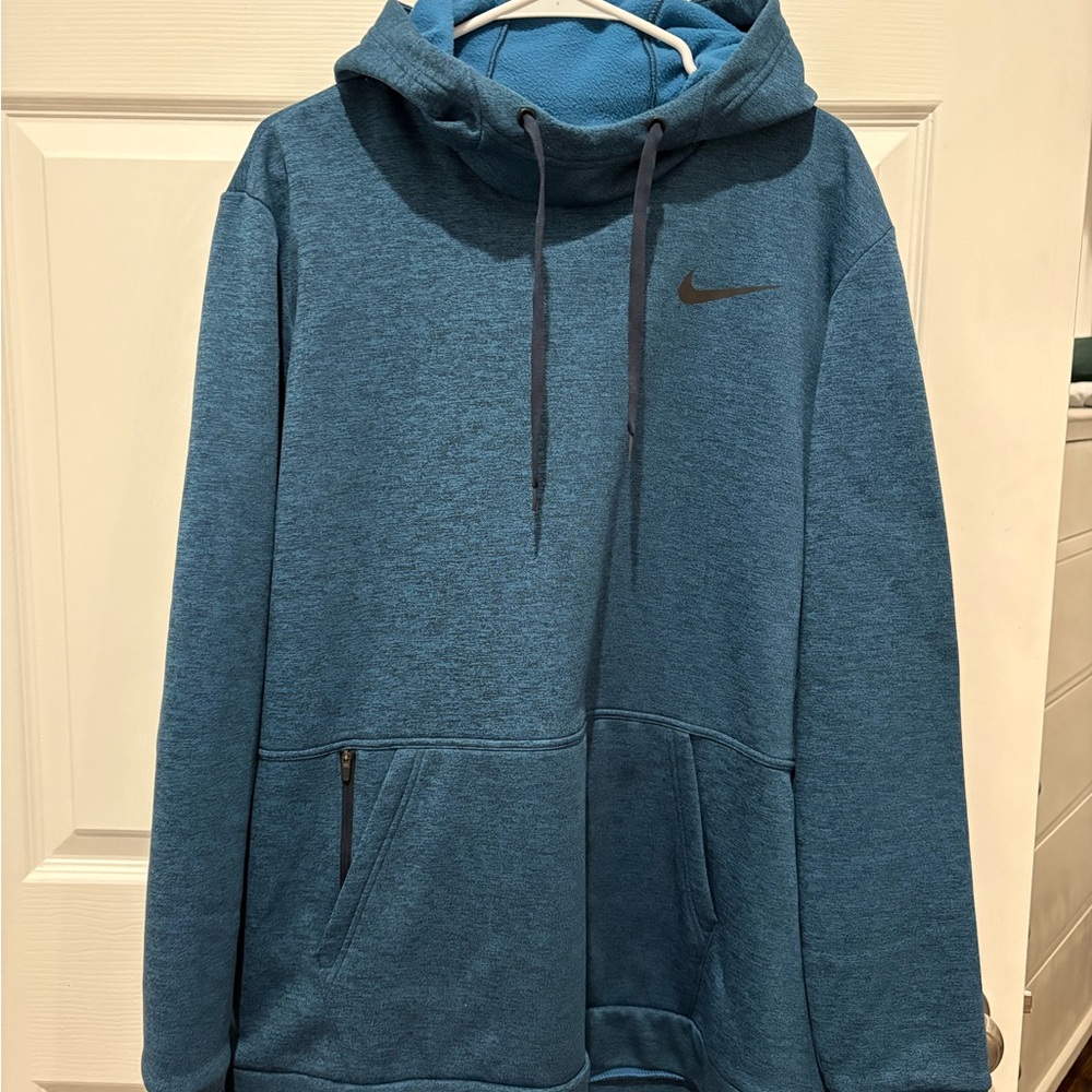 Nike therma fit hoodie